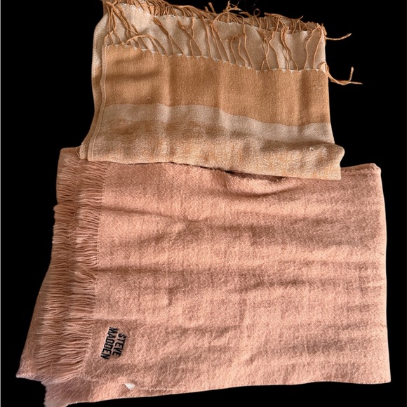 Scarves - Picture 3 of 4